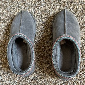 Ugg women’s Tasman Slippers